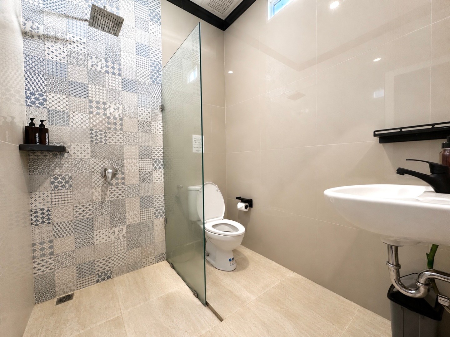 Island Boy Guesthouse – Pantai Lima (Top Floor) — photo 4