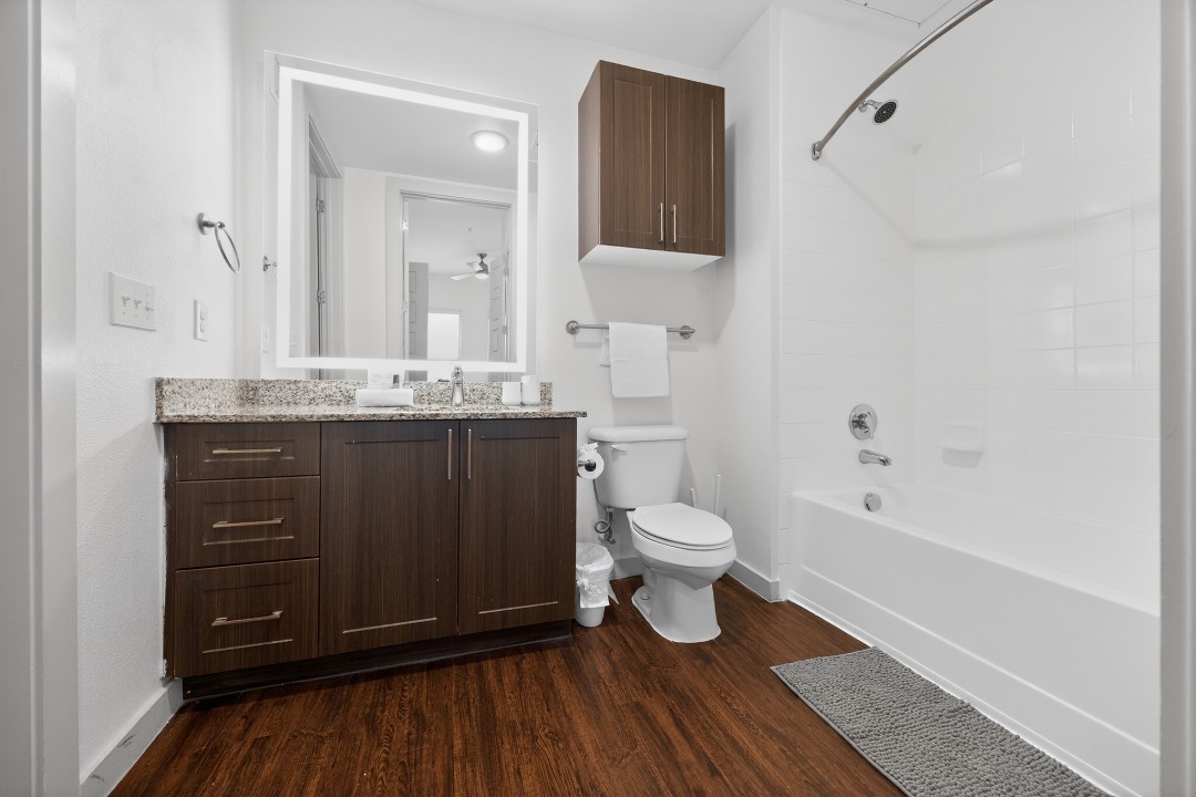 The Creekside at Vantage · Unit 3103 2/2