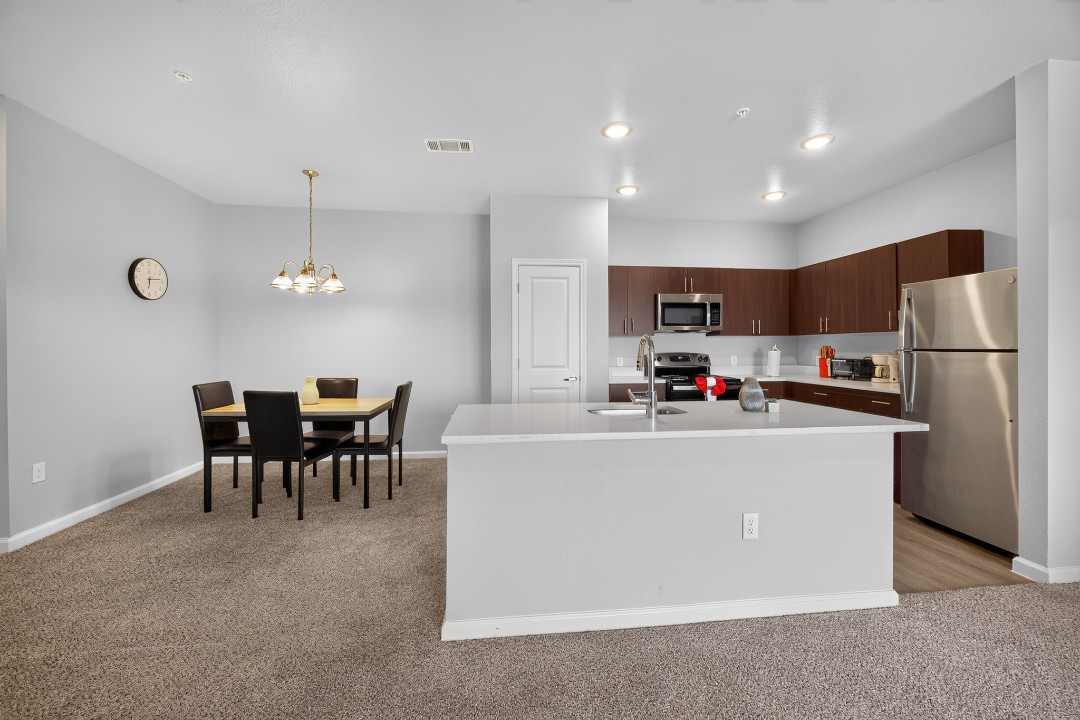 Whitewing Flats · Unit 3207 2/2