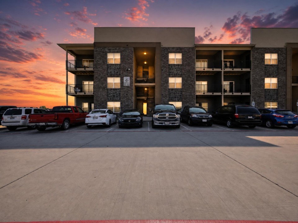 Whitewing Flats · Unit 8204 1/1
