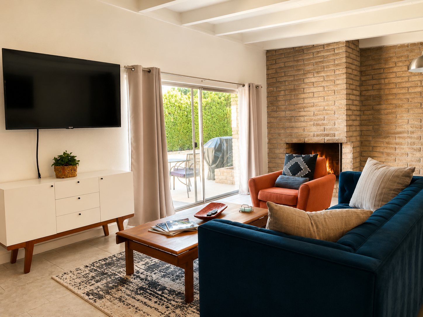 Charming Crash Pad With Full Kitchen And Washer Dryer - Modern Oasis - Indio, CA