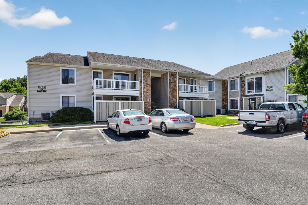 Rosehill Pointe · Unit 31 2/1