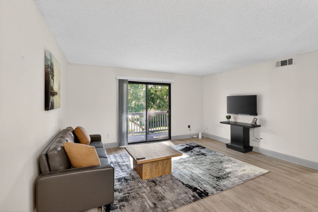 Rosehill Pointe · Unit 173 2/1