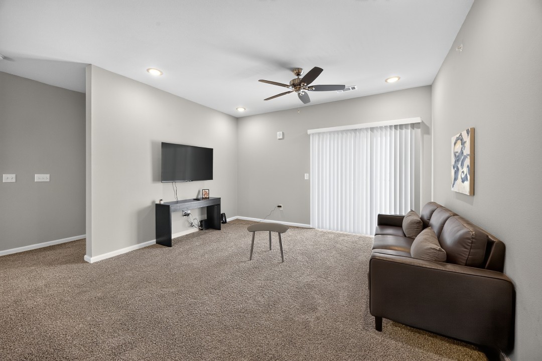 Whitewing Flats · Unit 7304 2/2