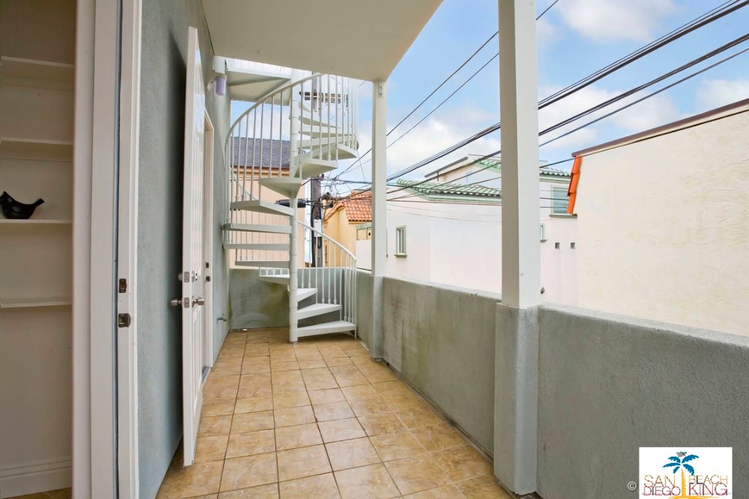 Step outside and make your way up the spiral staircase to the rooftop terrace! Enjoy an additional outdoor space where you can soak up the San Diego sunshine, feel the refreshing ocean breeze, and embrace the laid-back Pacific Beach lifestyle.