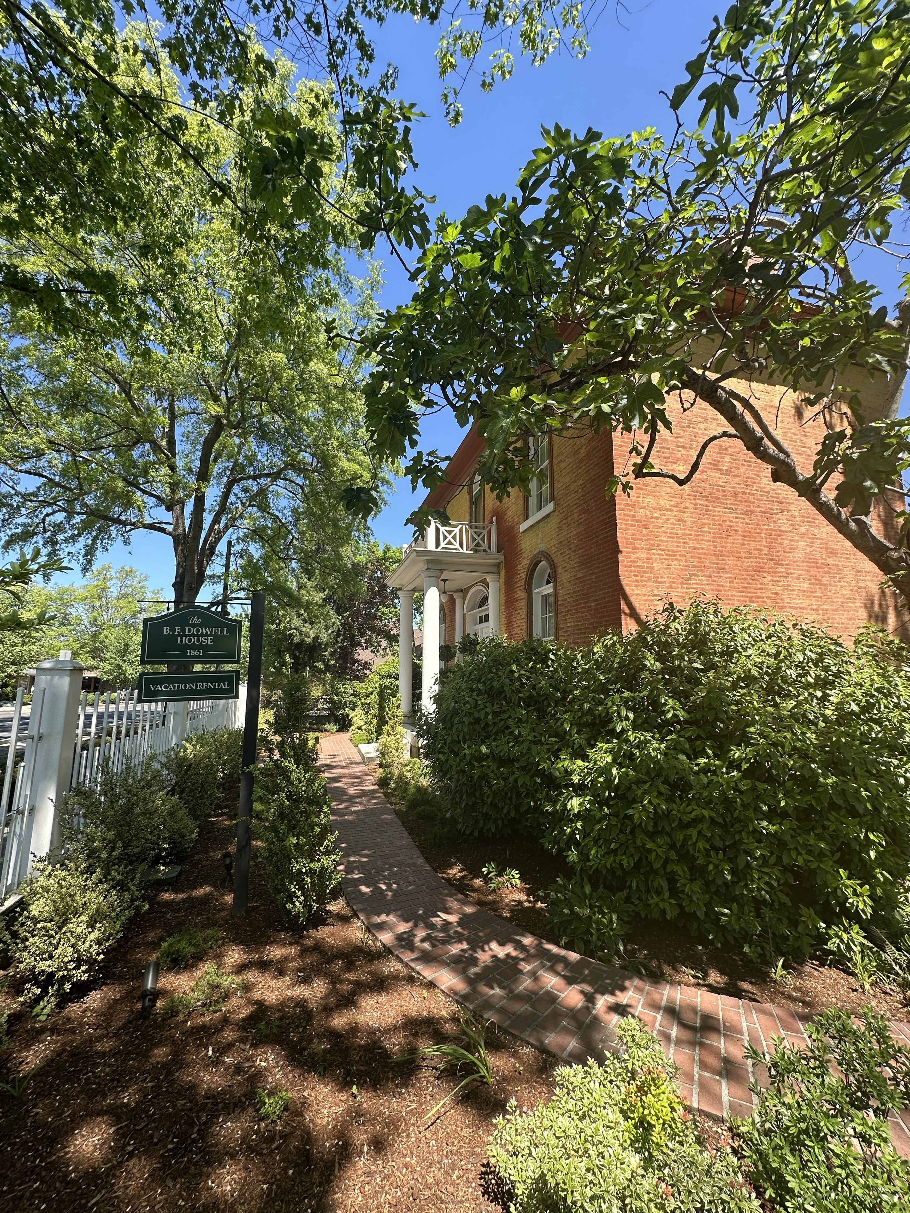 B.f. Dowell House | Walk To Britt & Downtown - Jacksonville, OR