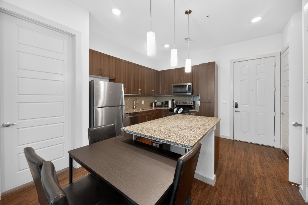 The Creekside at Vantage · Unit 3103 2/2