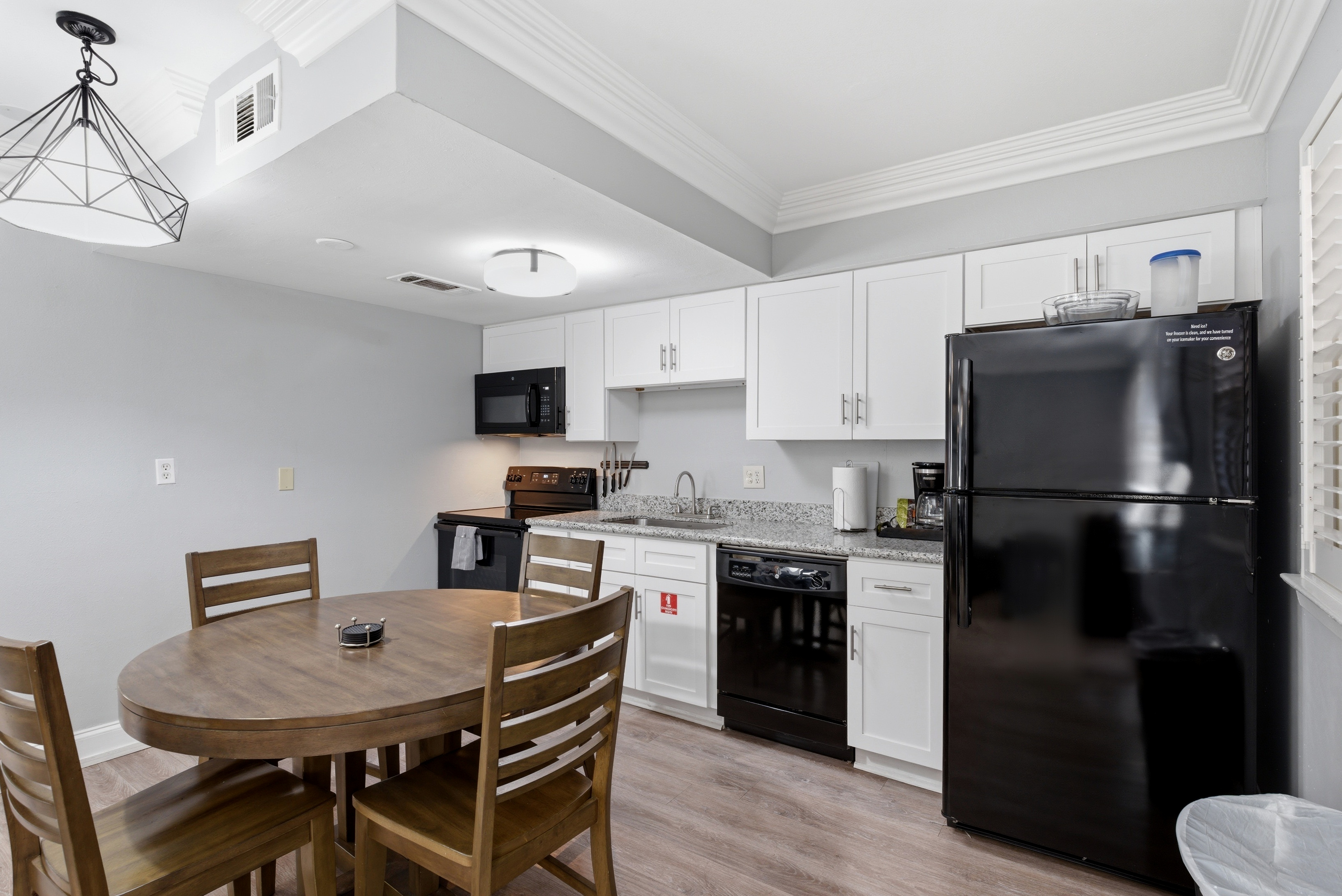 Seamless Kitchen area with open feel