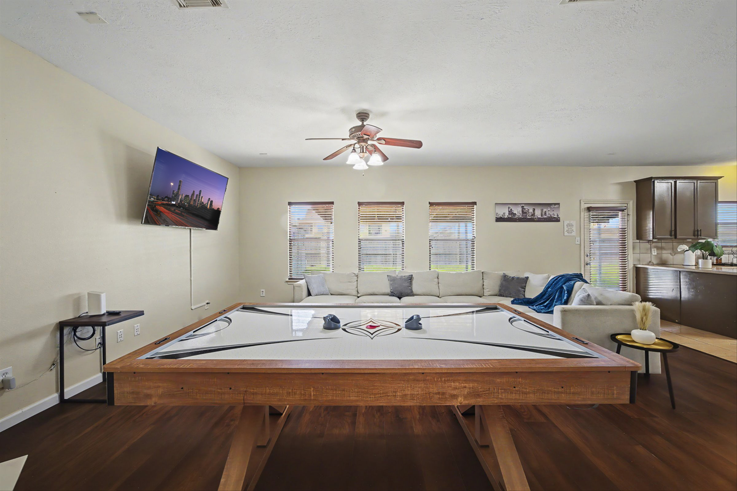 Baytown Htown Escape | Air Hockey Yard BBQ Games