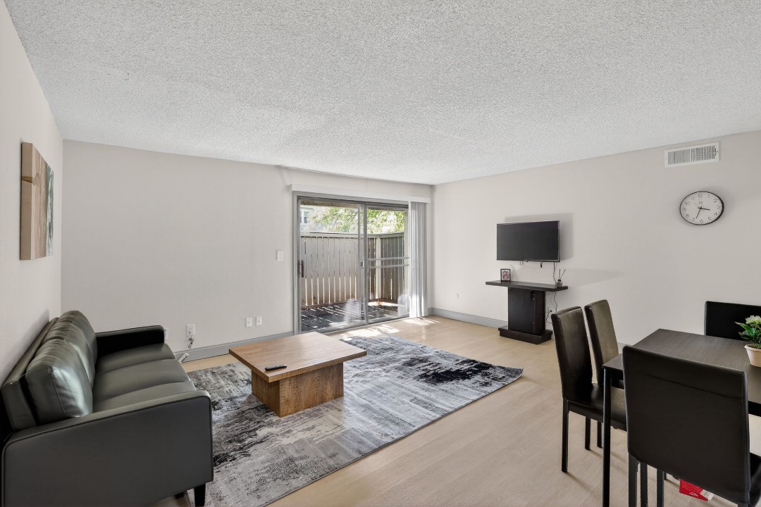 Rosehill Pointe · Unit 161 1/1
