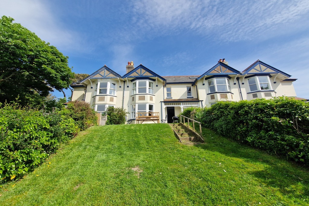 3 Avonside 