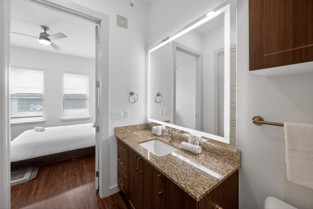 The Creekside at Vantage · Unit 3103 2/2