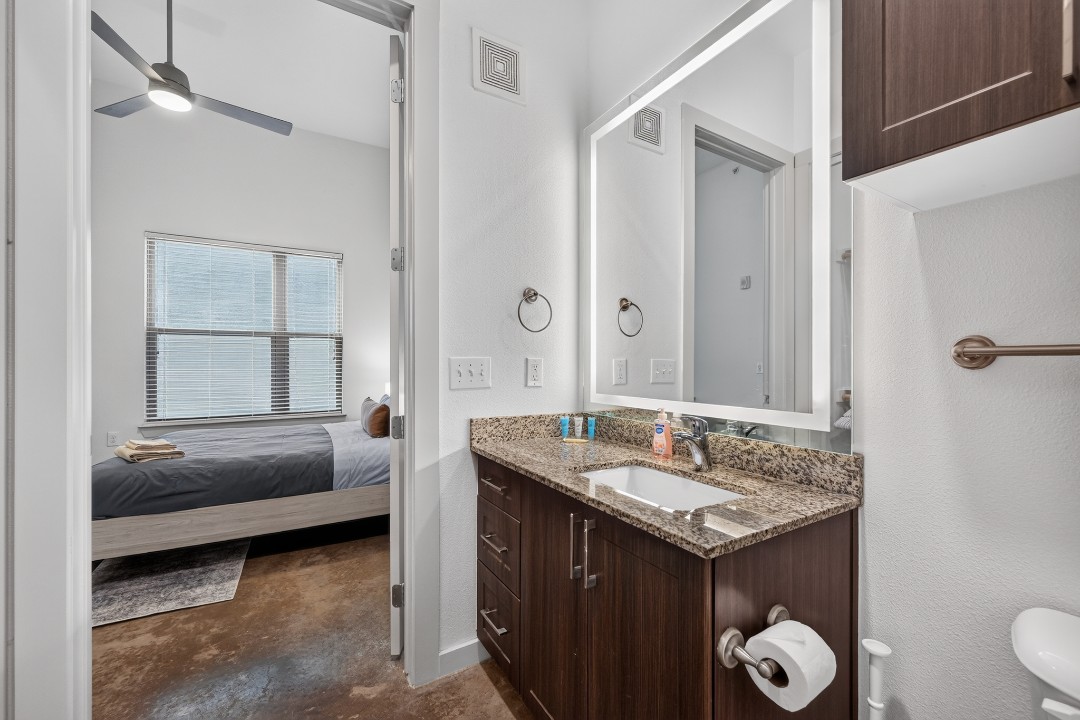 The Creekside at Vantage · Unit 4111 1/1