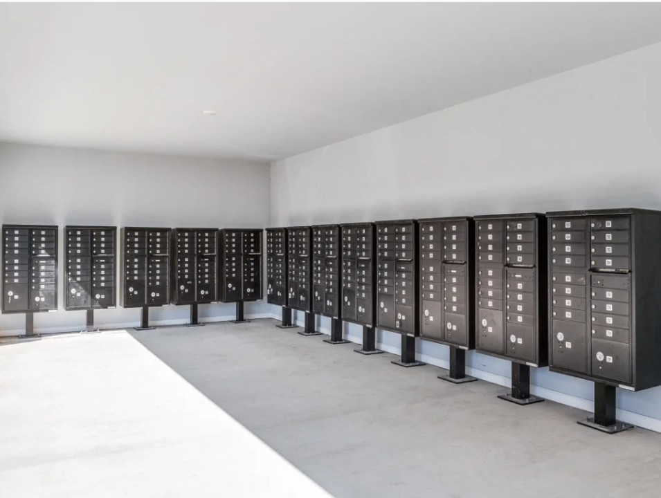 Whitewing Flats · Unit 8204 1/1