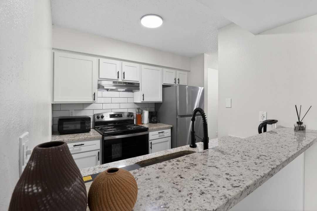 Rosehill Pointe · Unit 31 2/1