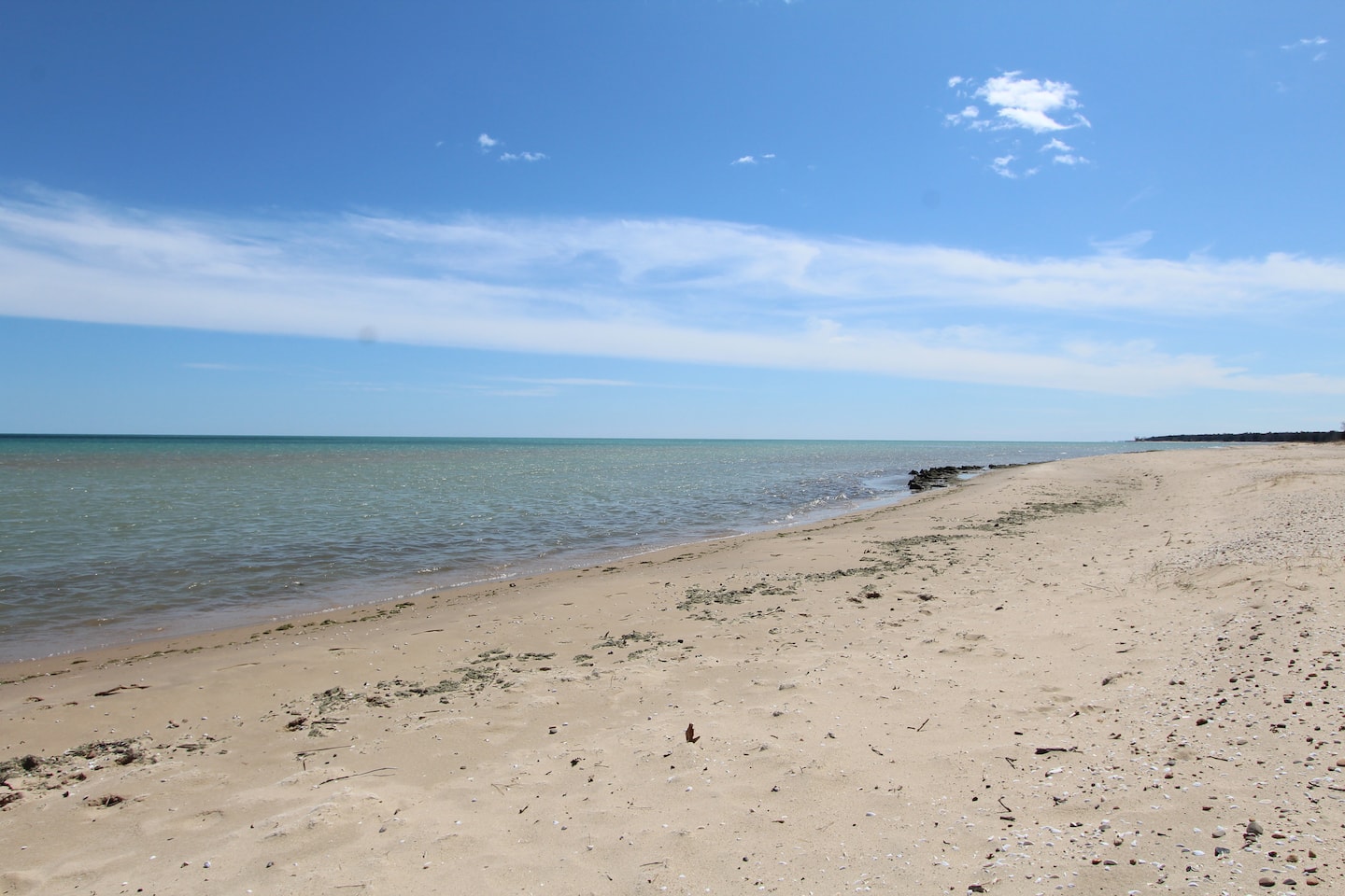Cozy Lake Huron Cottage + Beach Access - Michigan