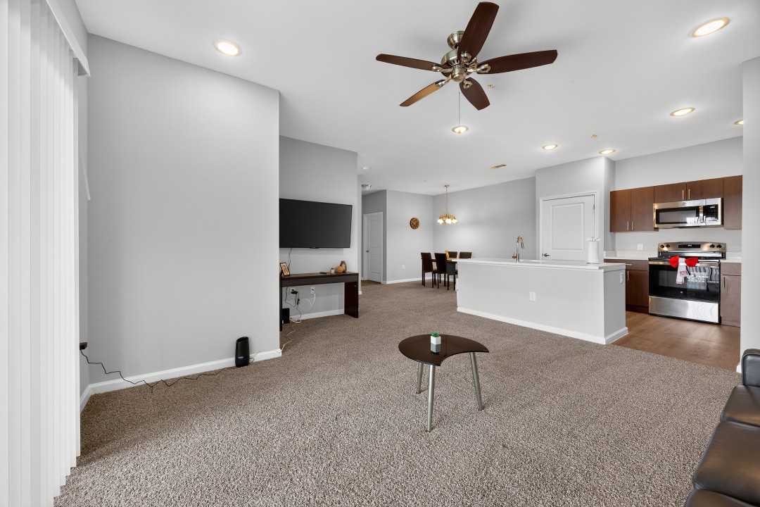 Whitewing Flats · Unit 1303 1/1