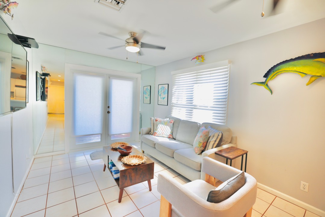 Shipyard 155 — Livingroom