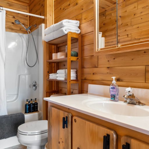 Full bathroom with tub/shower combo