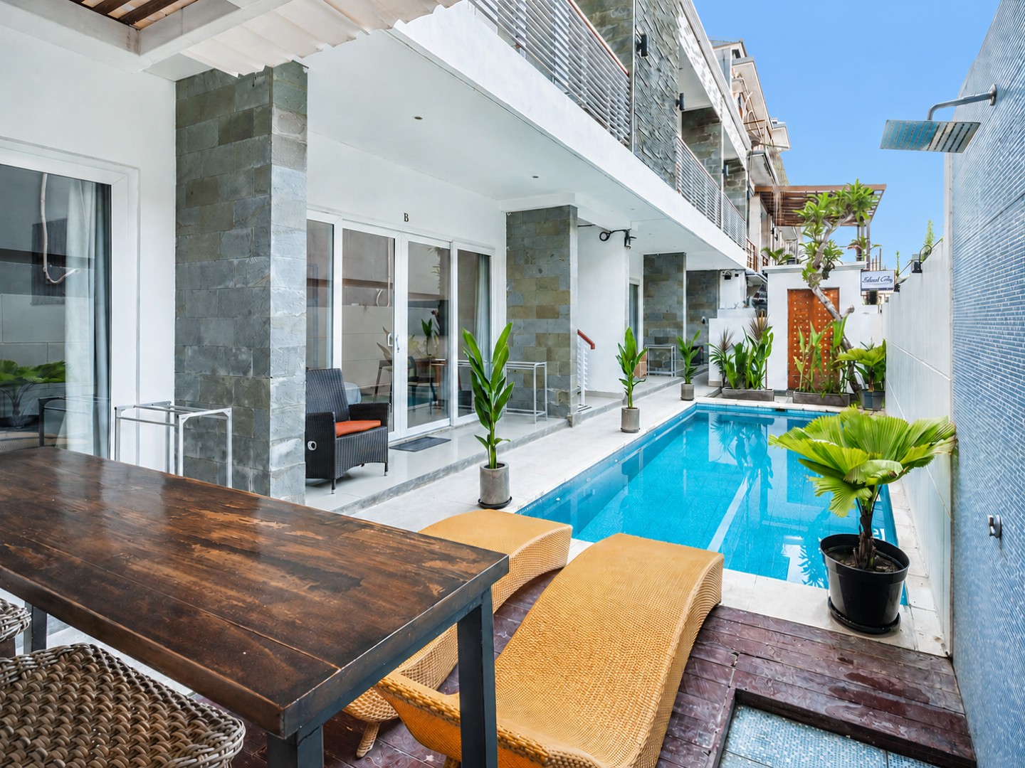 Island Boy Guesthouse – Pantai Lima (First Floor) — photo 13