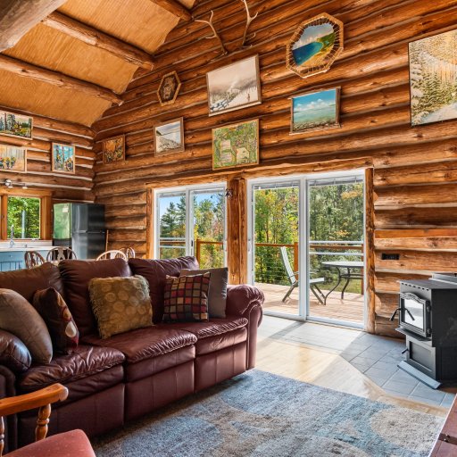 Sectional facing the pellet stove and the woods