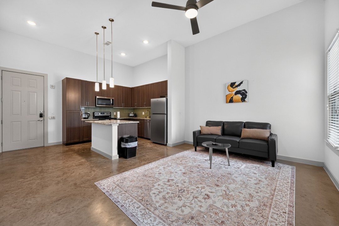 The Creekside at Vantage · Unit 4111 1/1