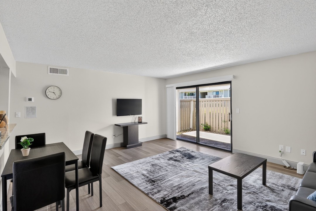 Rosehill Pointe · Unit 24 1/1