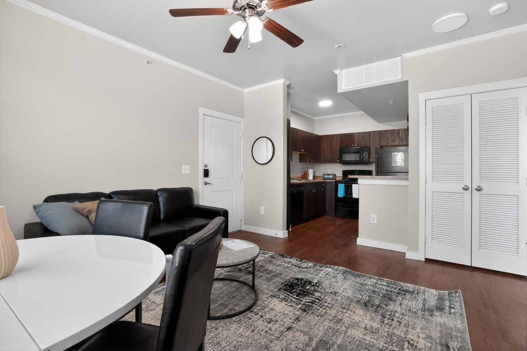 The Lodge at Guadalupe 1/1 · Unit 427