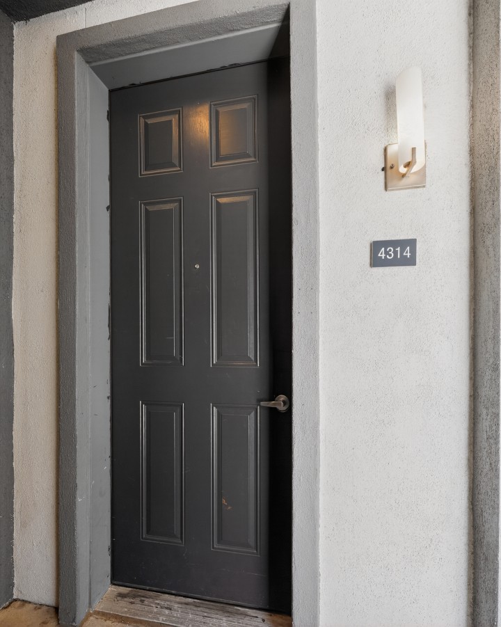 The Creekside at Vantage · Unit 4314 2/2