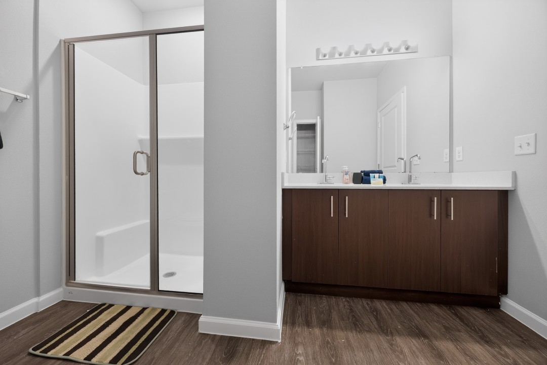Whitewing Flats · Unit 7304 2/2