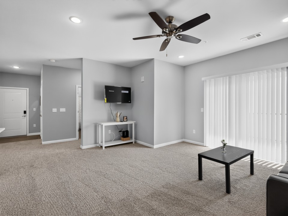 Whitewing Flats · Unit 8204 1/1